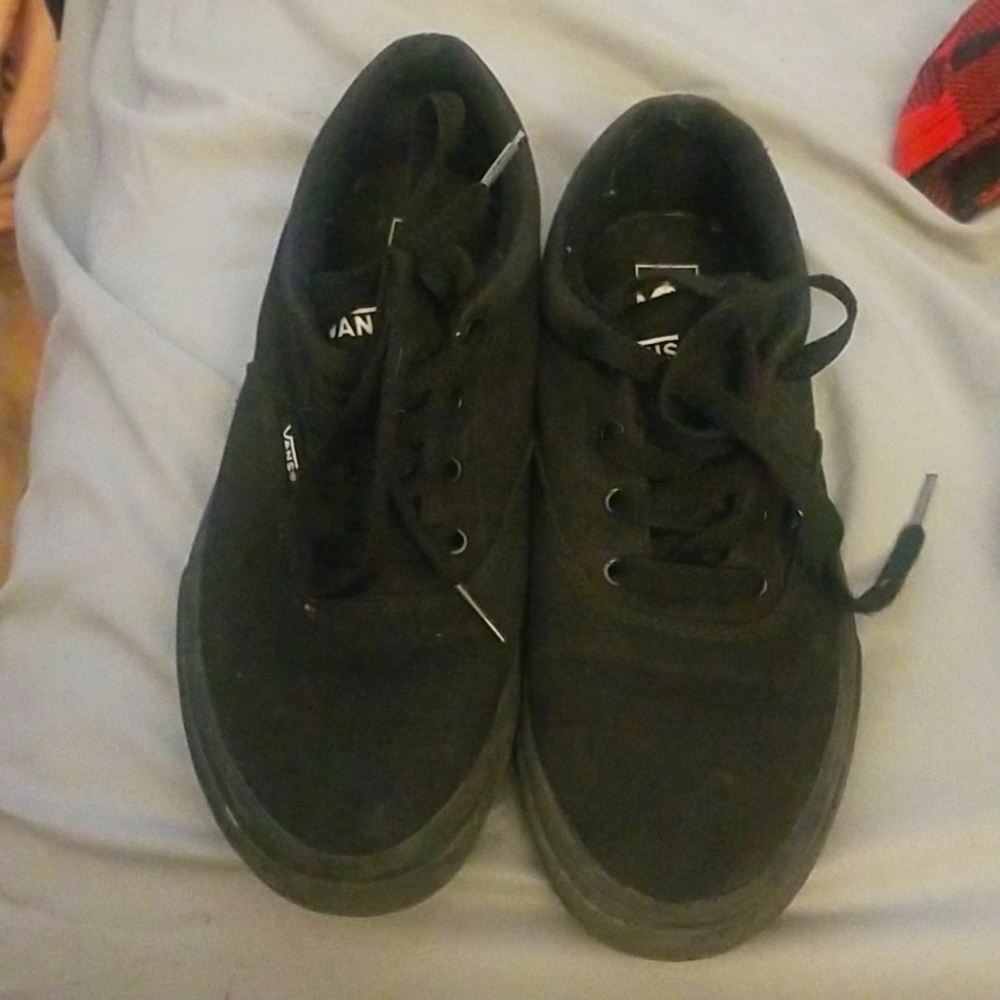 Black Van's youth size 5